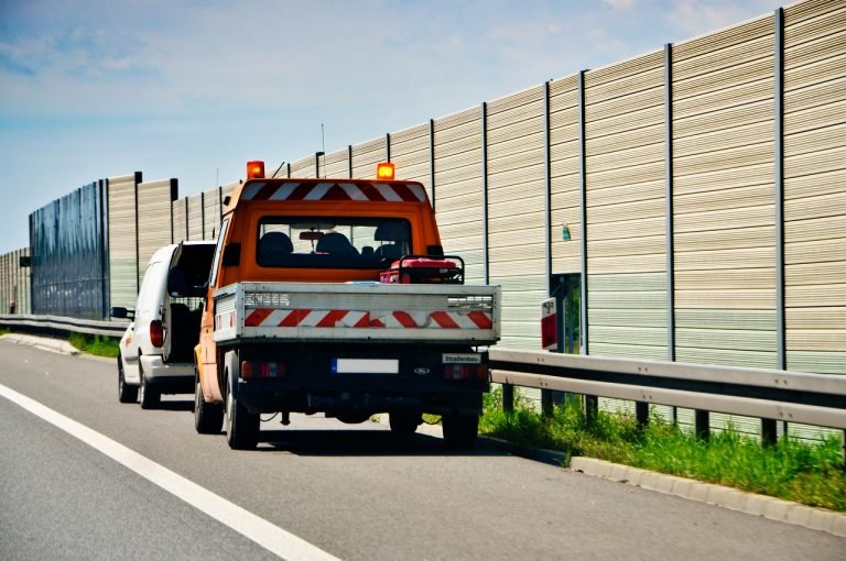 Problemy z pojazdem? Sprawdź najlepszą pomoc drogową i elektryków samochodowych z Legnicy na portalu Legnica365.pl